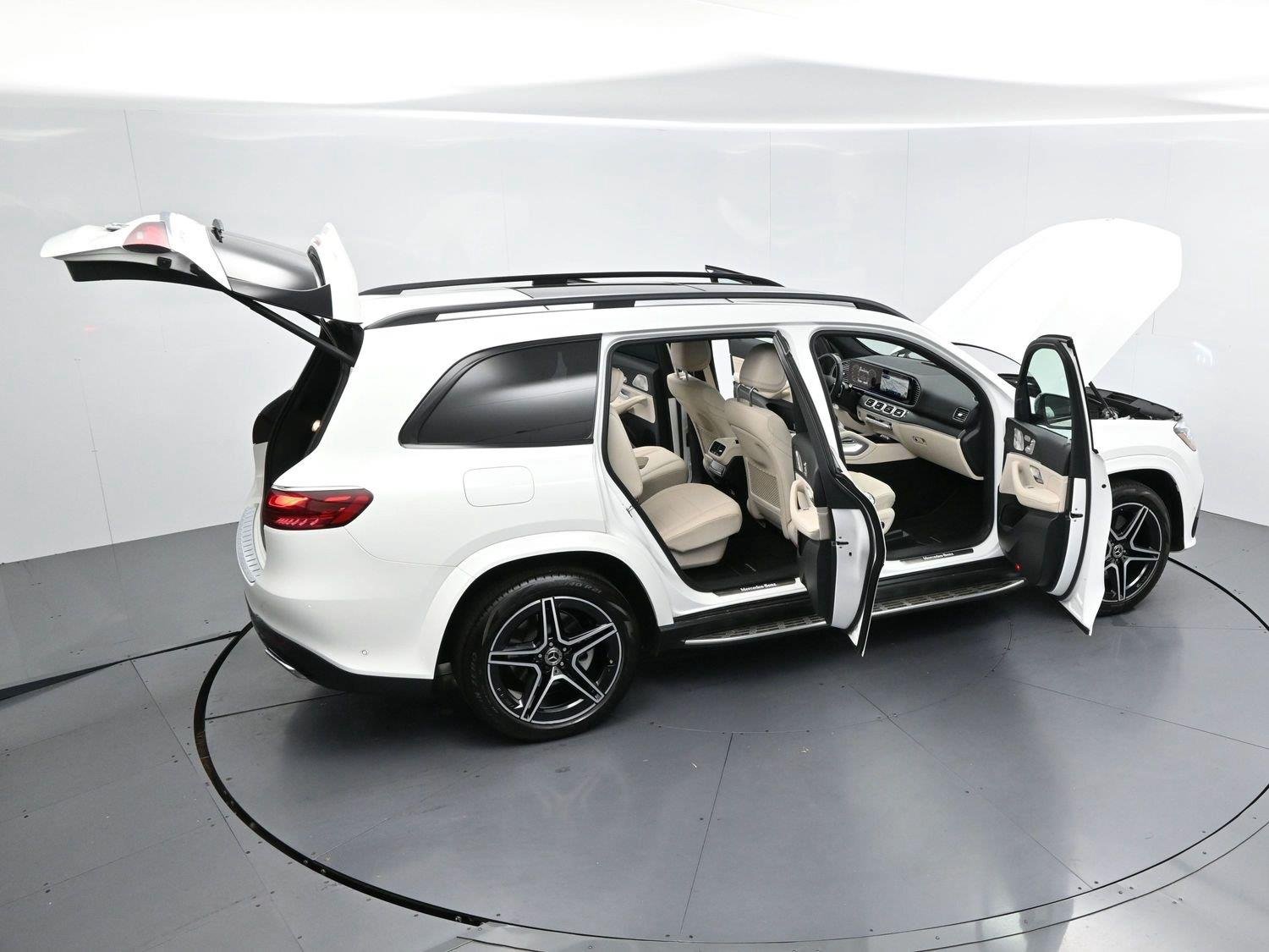Used 2025 Polar White Mercedes-Benz GLS 450 image 50