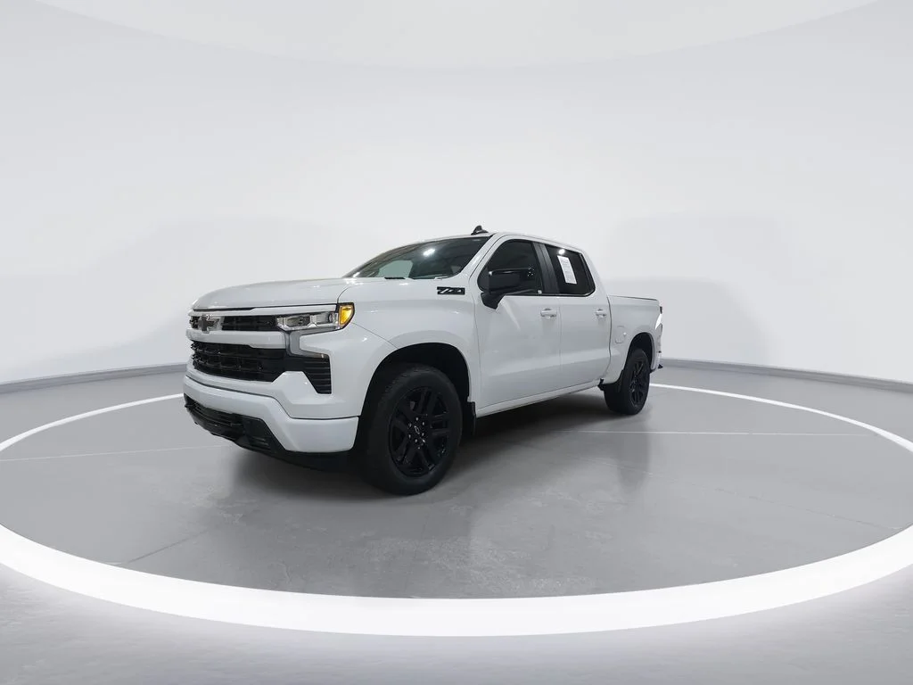 Used 2023 White Chevrolet RST image 4
