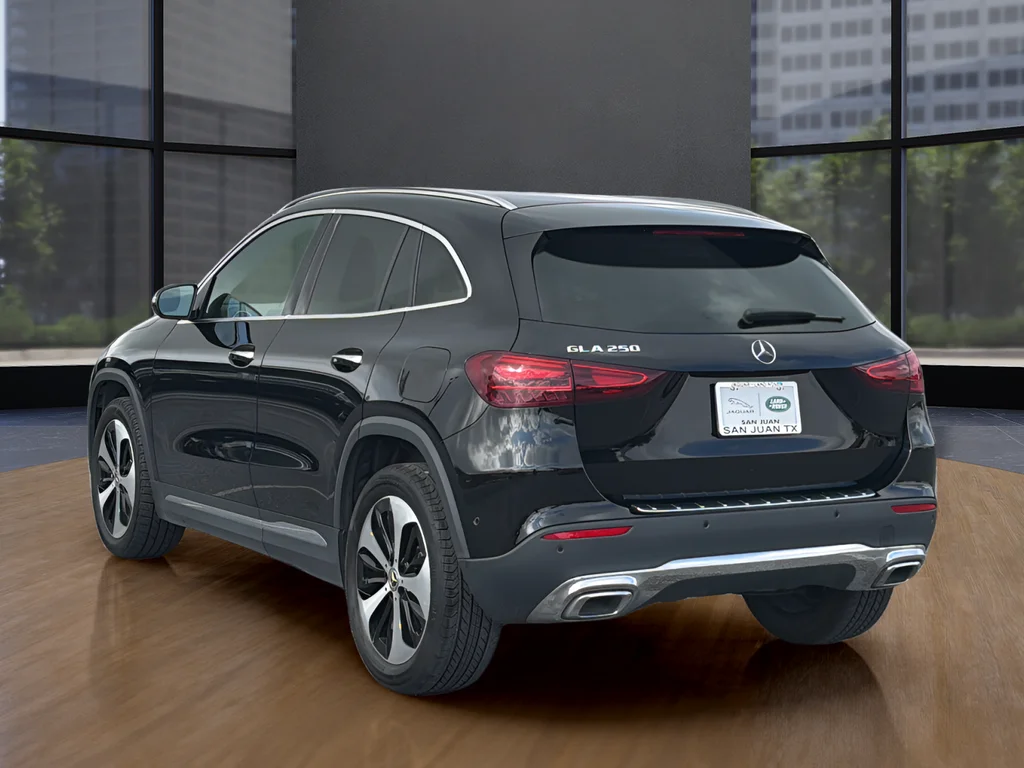 Used 2025 Black Mercedes-Benz GLA 250 image 15