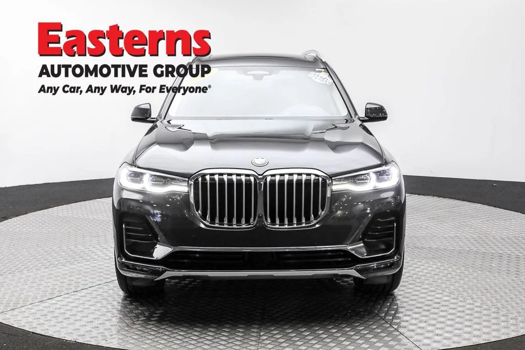 Used 2022 Gray BMW xDrive40i image 2