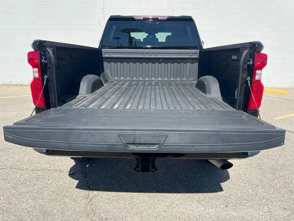 Used 2024 Black Chevrolet Custom image 5
