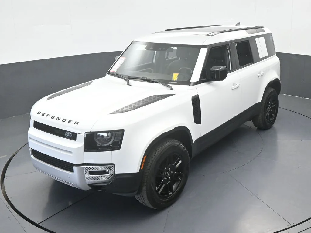 Used 2025 White Land Rover S image 63