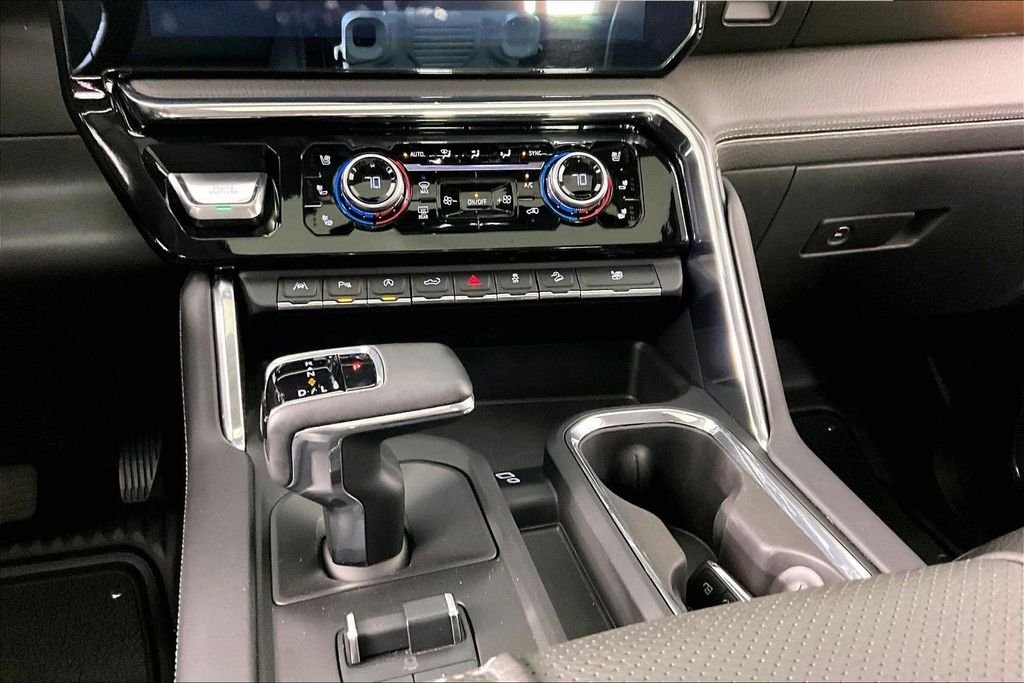 Used 2024 White GMC Denali image 9