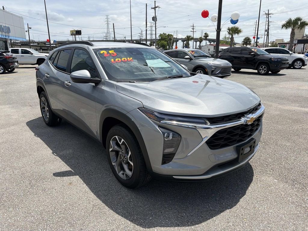 2025 Chevrolet Trax LT