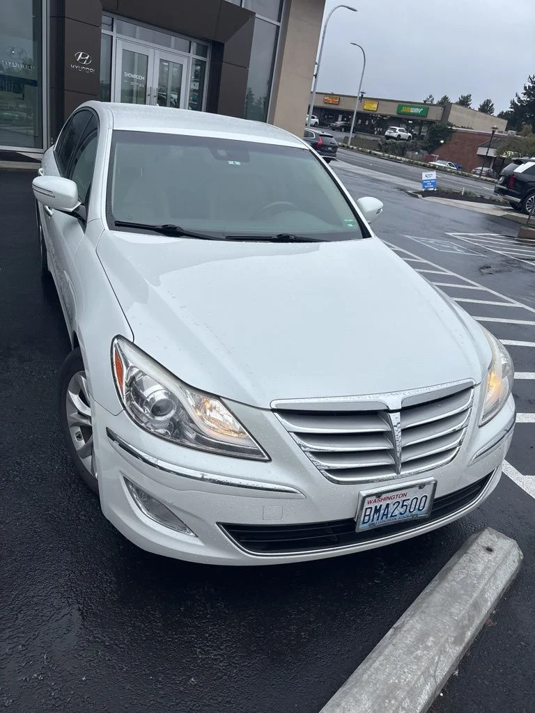 2012 Hyundai Genesis 3.8's photo