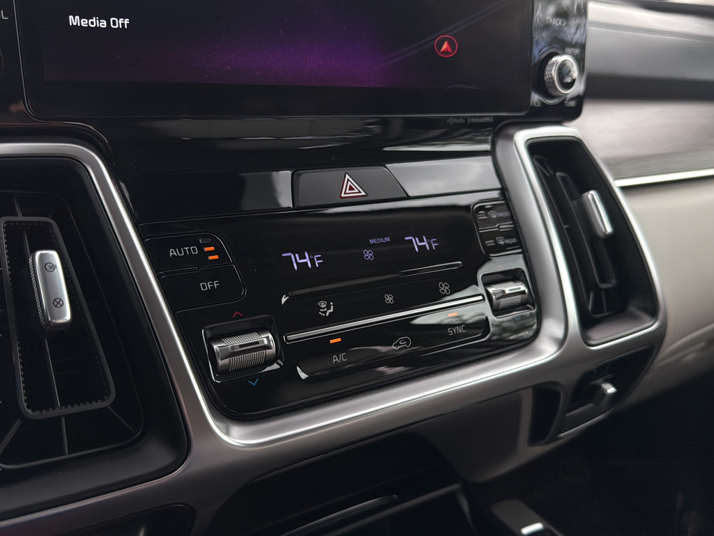 Used 2023 Wolf Gray Kia X-Line EX image 17