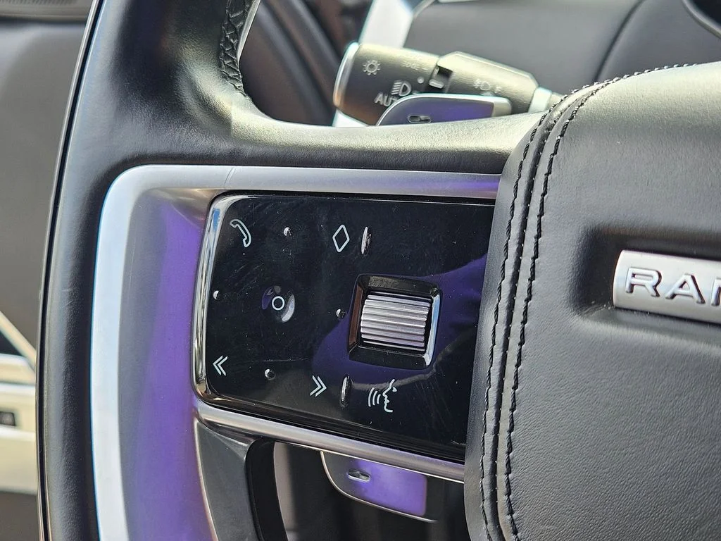 Used 2023  Land Rover Autobiography image 16