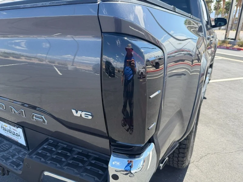 Used 2018 Magnetic Gray Met Toyota SR5 image 25