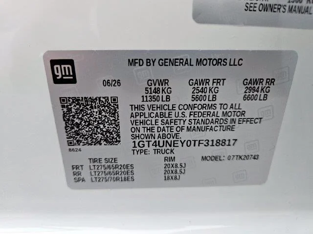 New 2026 Summit White GMC SLT image 30