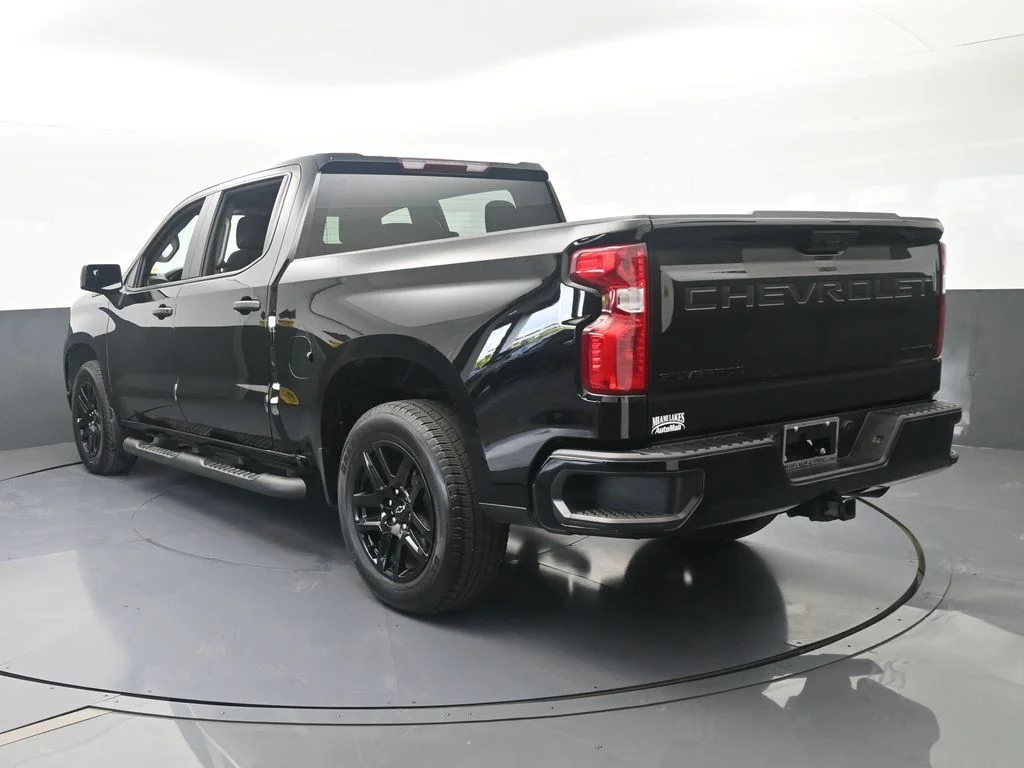 Used 2025 Black Chevrolet Custom image 4