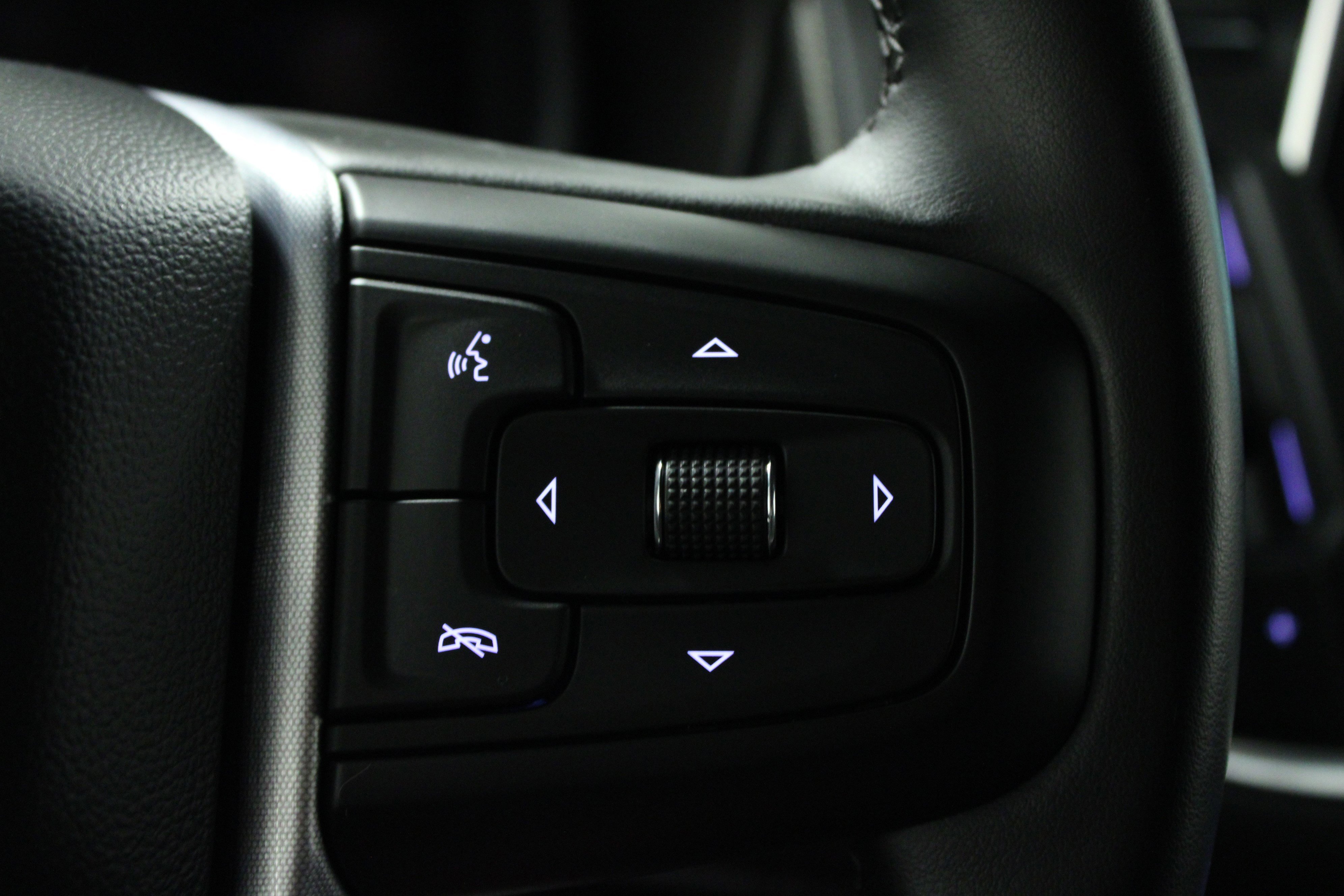Used 2024 Onyx Black GMC SLT image 22