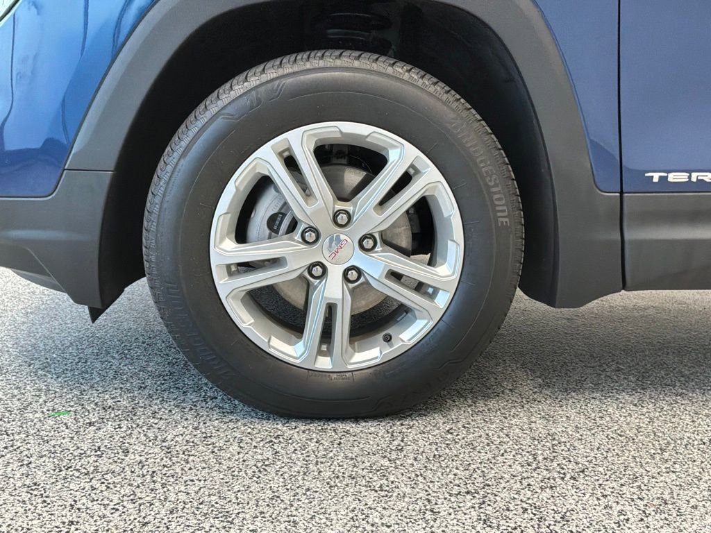 Used 2022 Marine Metallic GMC SLE image 4