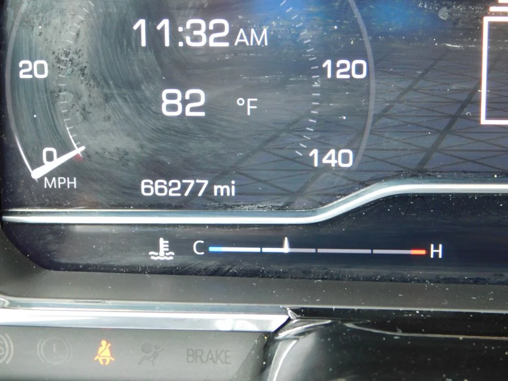Used 2023 White GMC SLT image 35