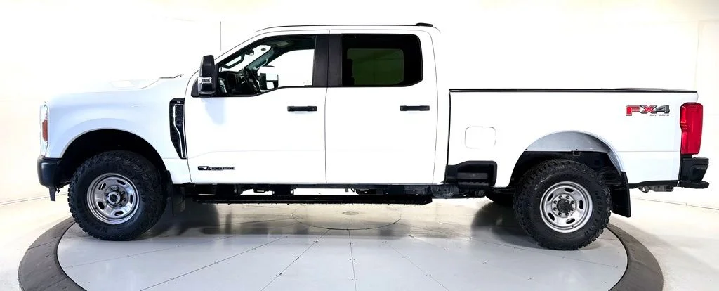 Used 2025 White Ford XL image 8