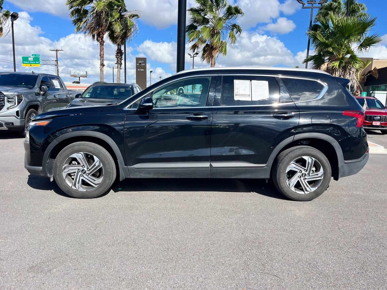 Used 2023 Black Hyundai SEL image 4