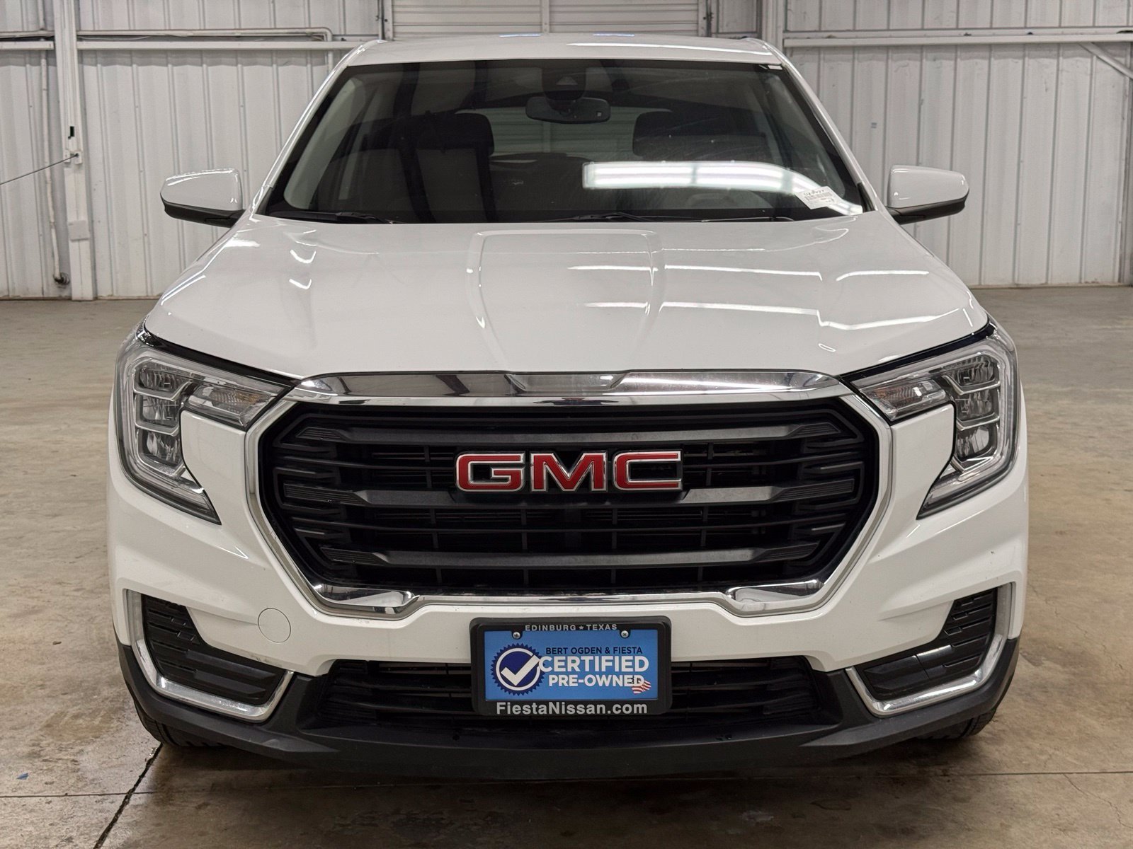 Used 2024 White GMC SLE image 2