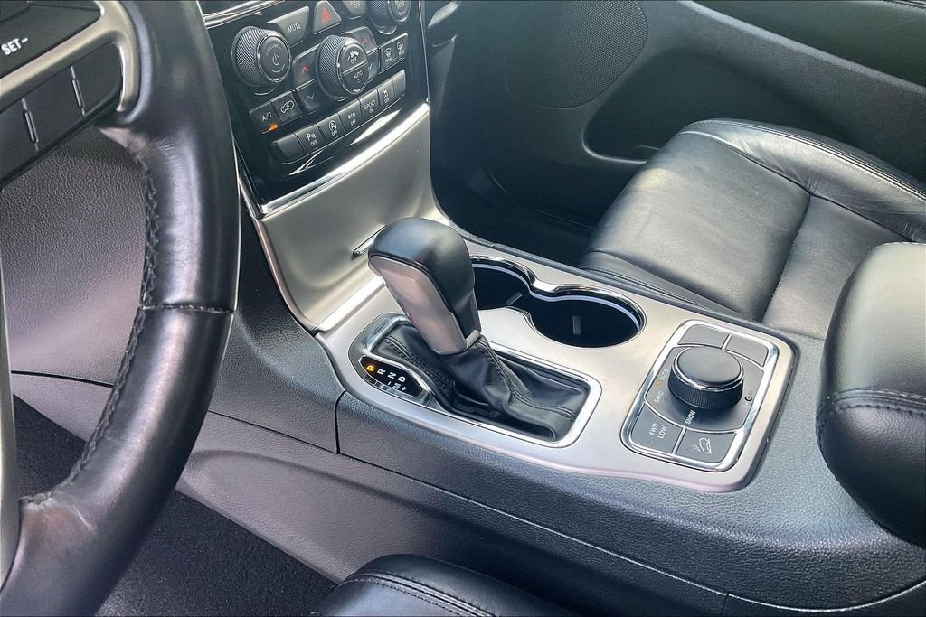 Used 2021 Silver Jeep Limited image 17