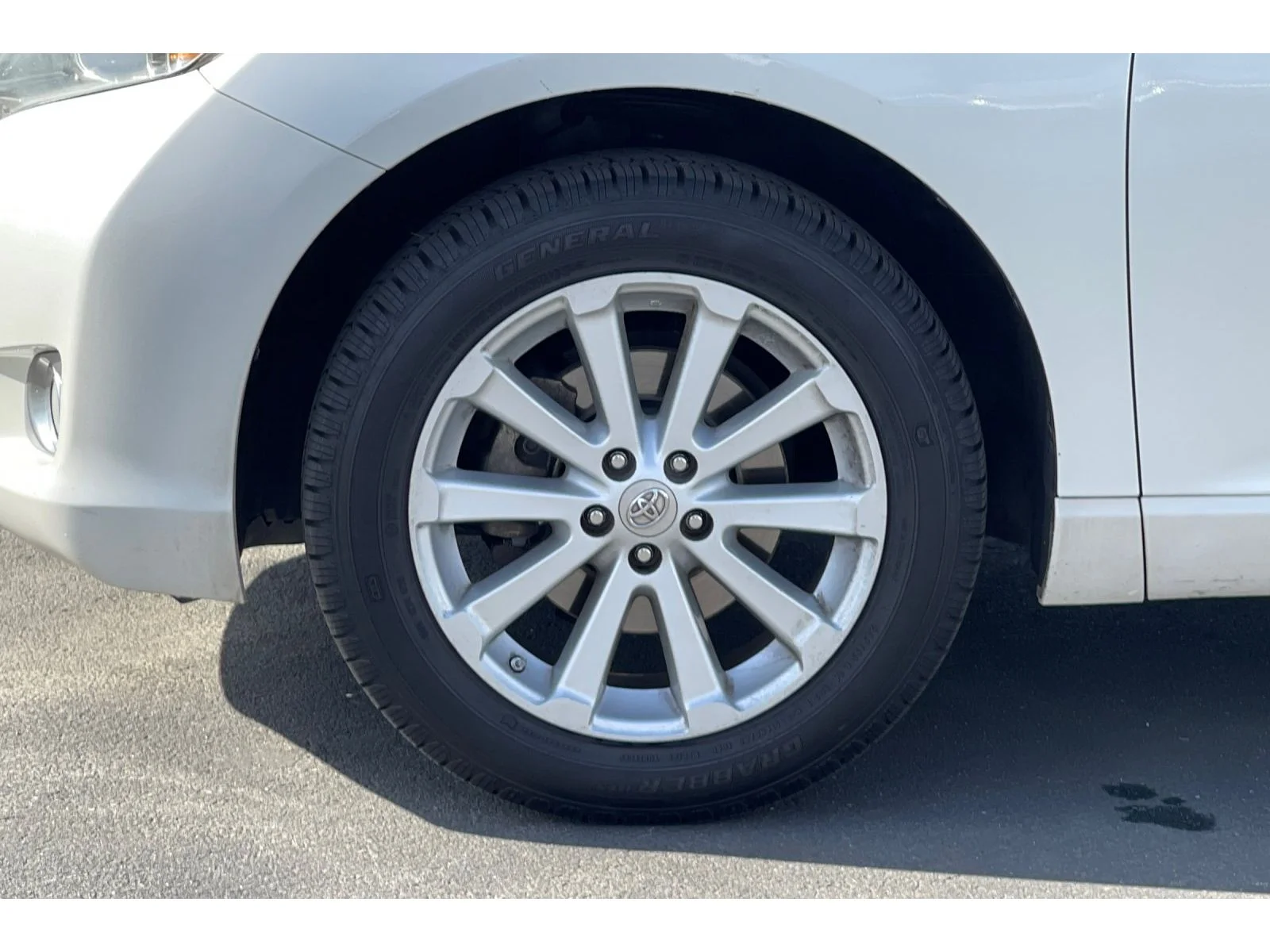 Used 2011 Blizzard Pearl Toyota Base image 11