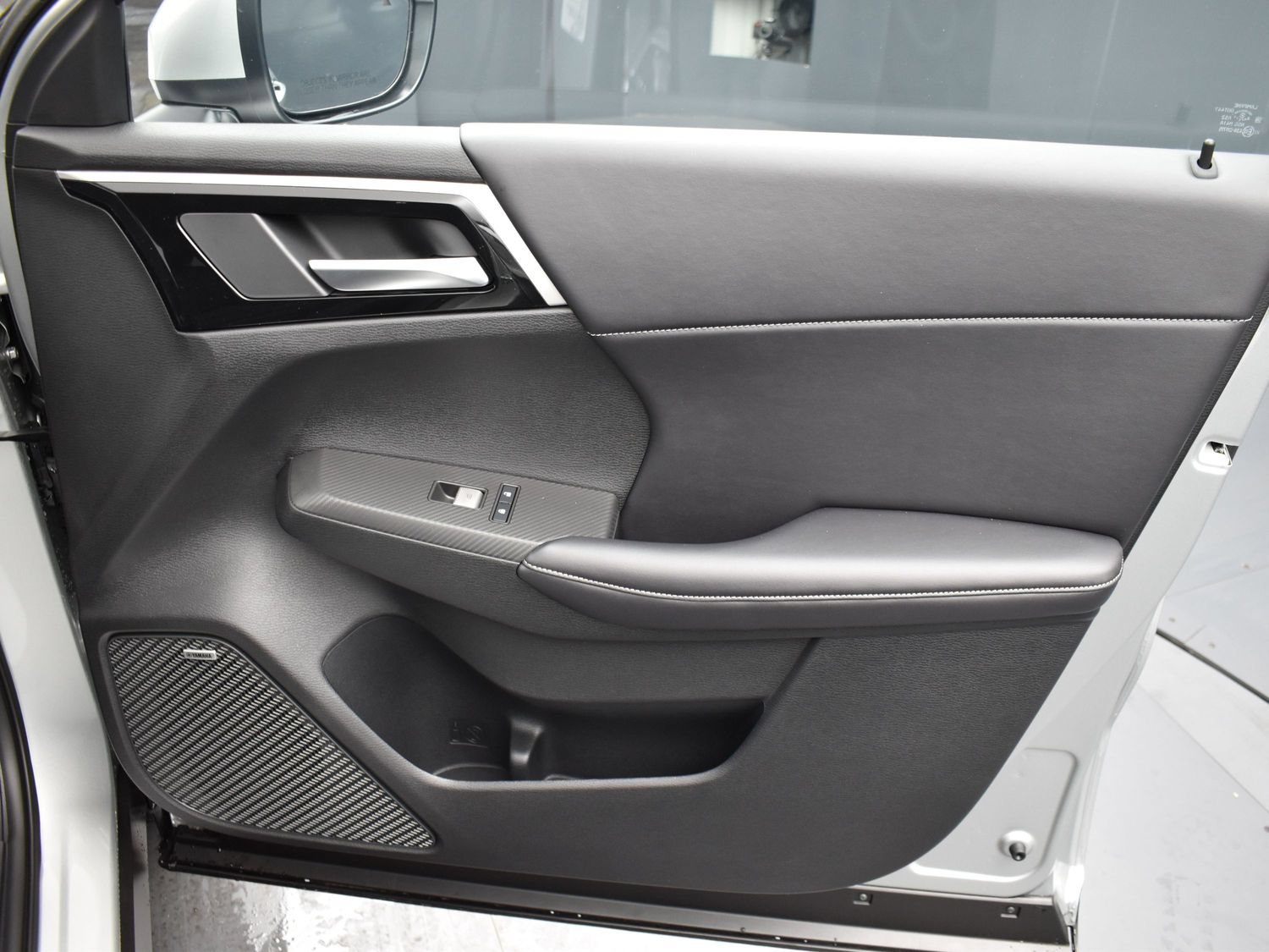 New 2026 Gray Mitsubishi SE 1.5T S-AWC image 6