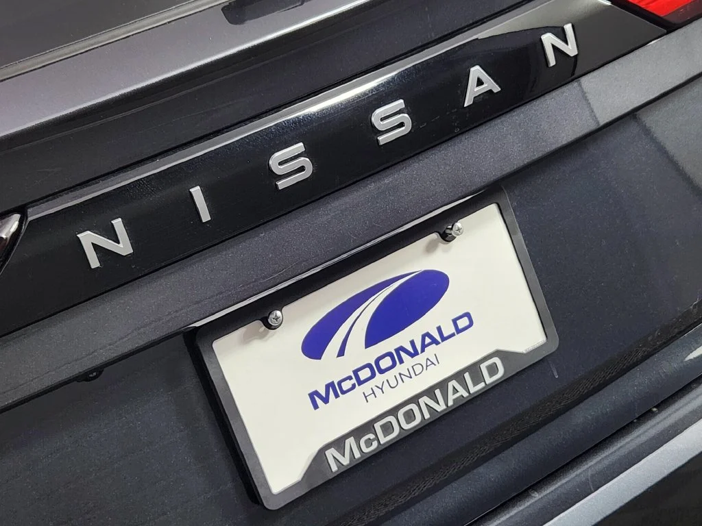 Used 2026 Gray Nissan Platinum image 9