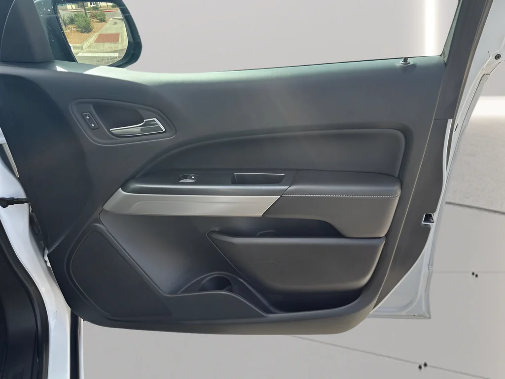 Used 2022 Summit White GMC Elevation image 40