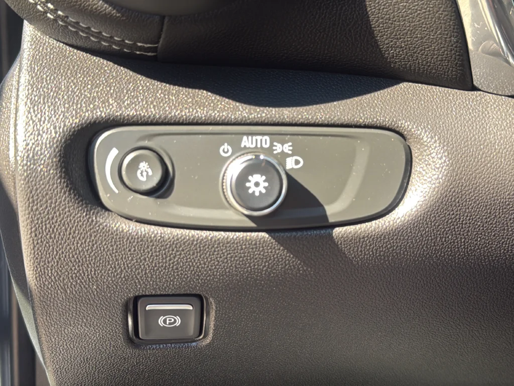 Used 2024 White Chevrolet LT image 20