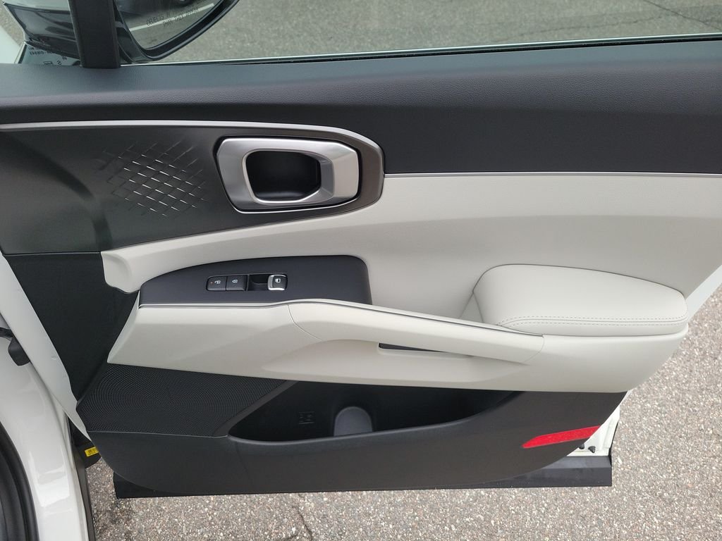 New 2026 Snow White Pearl Kia EX image 10