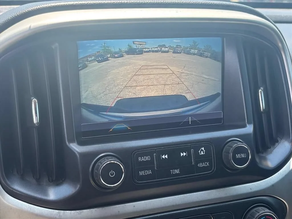 Used 2018 KINETIC BLUE METALLIC Chevrolet 4WD LT image 5