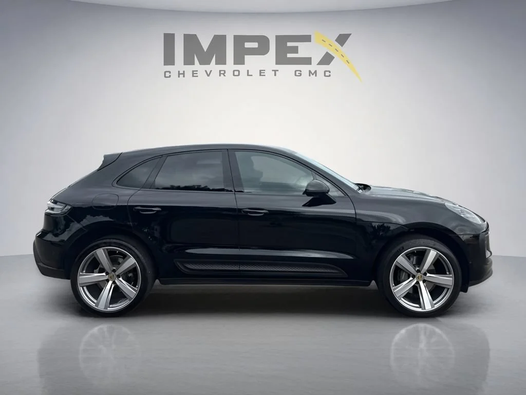 Used 2022  Porsche  image 7