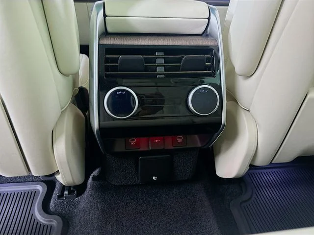 2023 Land Rover Range Rover SE - Photo 25