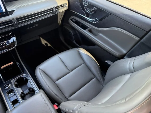 Used 2023 Gray Metallic Lincoln Standard image 22