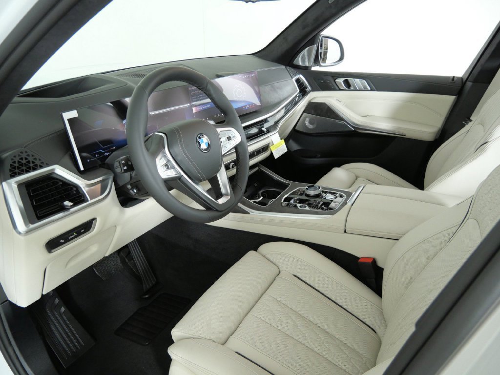Used 2027 Mineral White Metallic BMW xDrive40i image 39