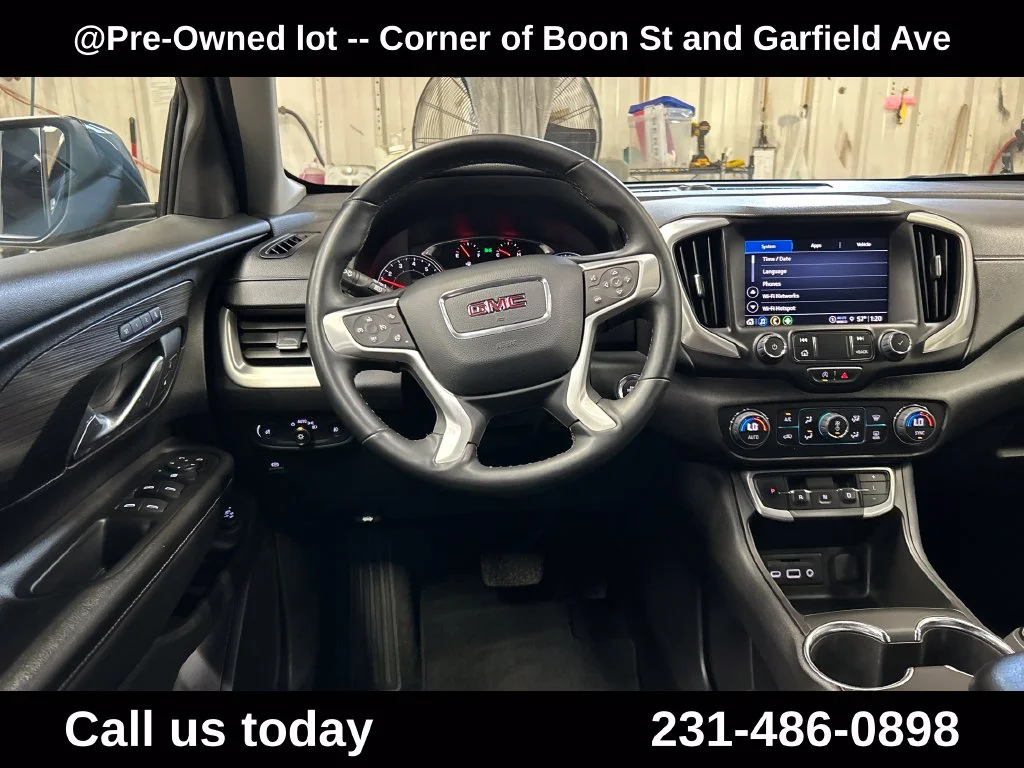 Used 2024 Blue GMC SLT image 17