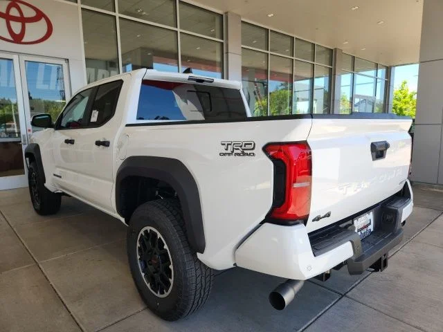 2026 Toyota Tacoma TRD Off Road - Photo 9