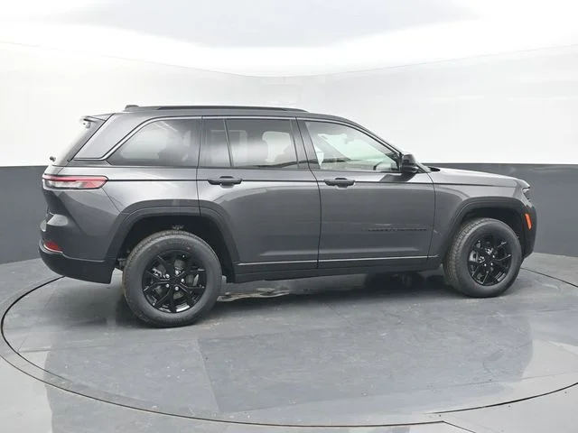 New 2026 Baltic Gray Metallic Clear-Coat Exterior Paint Jeep Altitude image 7