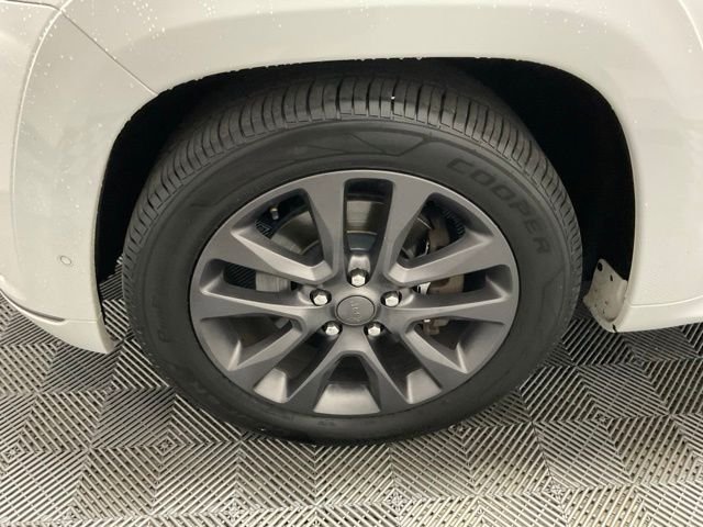 Used 2019 Bright White Clearcoat Jeep High Altitude image 37