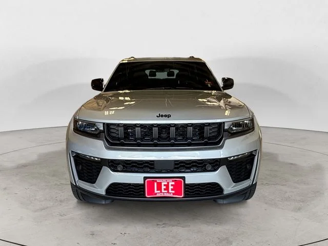 New 2026 Silver Jeep  image 9
