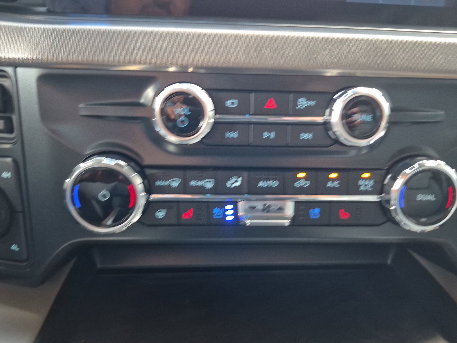 New 2026 Star White Metallic Tri-Coat Ford F-450® Platinum® image 28