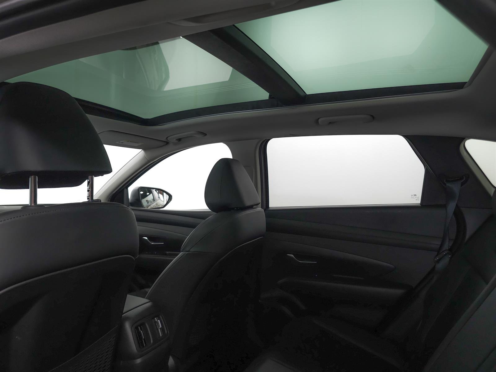 Used 2025 Beige Hyundai SEL Convenience image 6