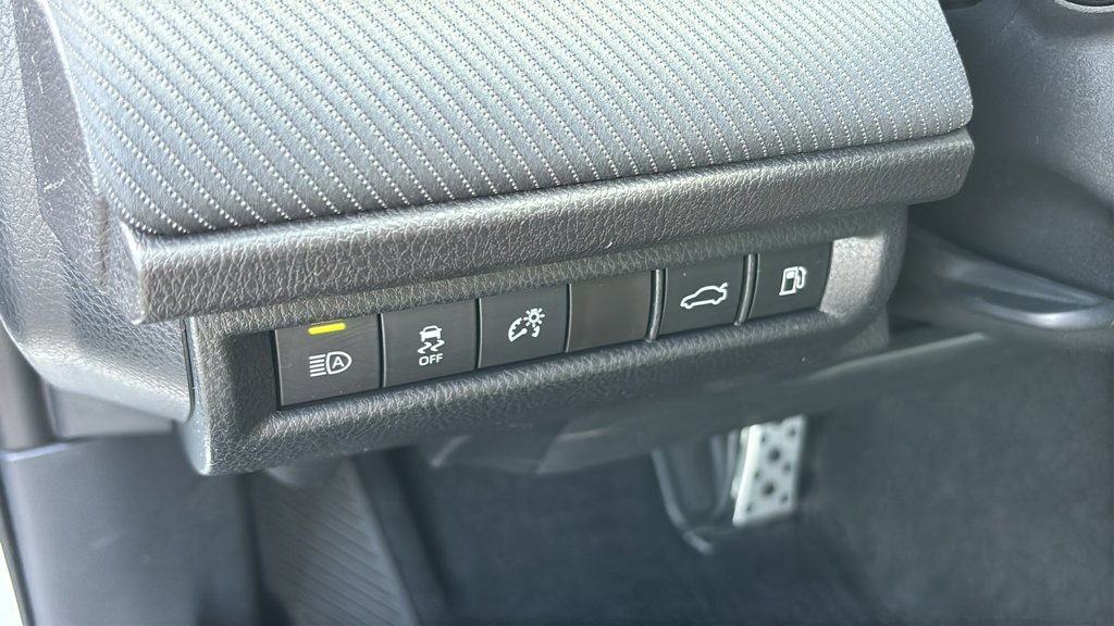 Used 2025 Ice Toyota SE image 13