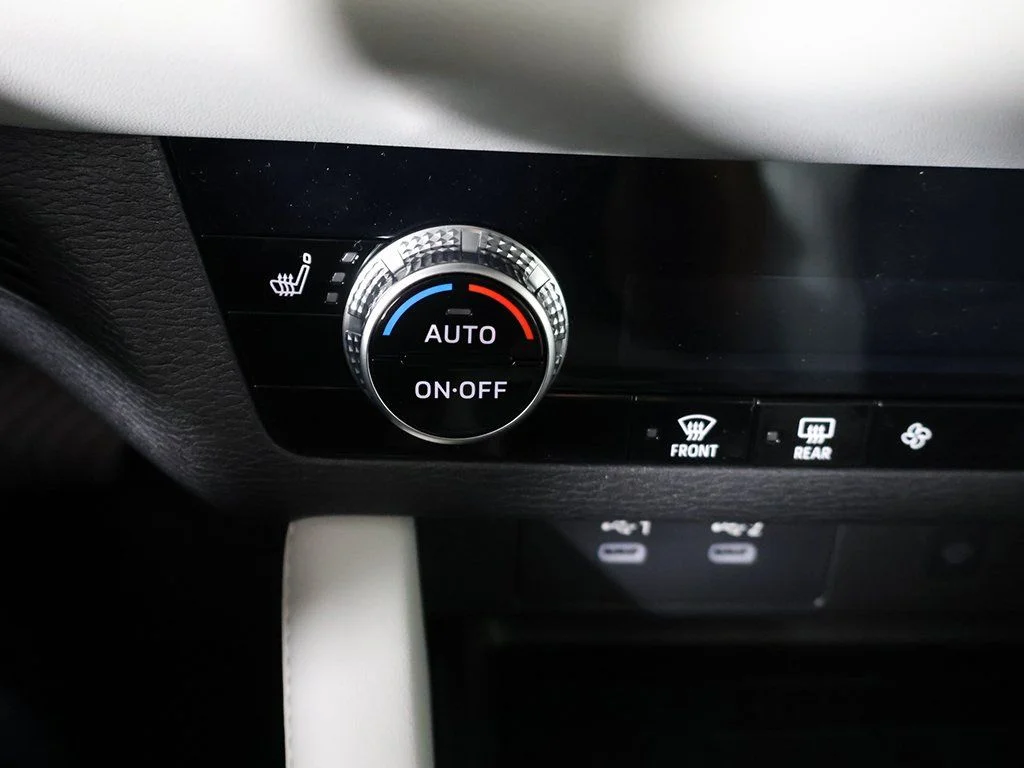 2025 Mitsubishi Outlander SE - Photo 50