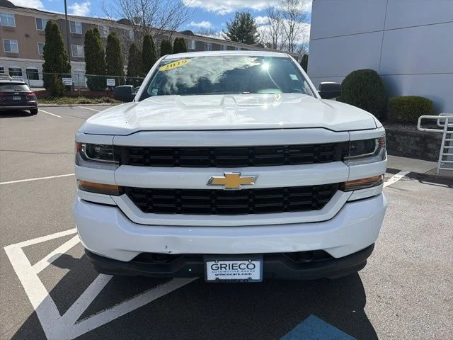 Used 2019 Summit White Chevrolet Silverado Custom image 2