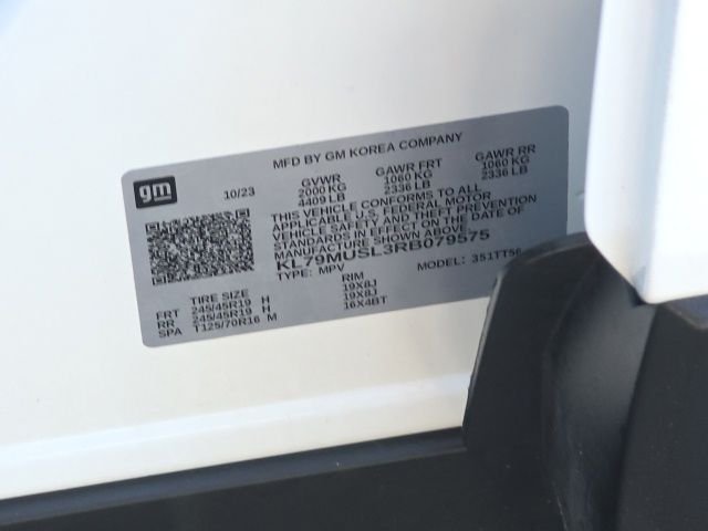 Used 2024 White Chevrolet RS image 30