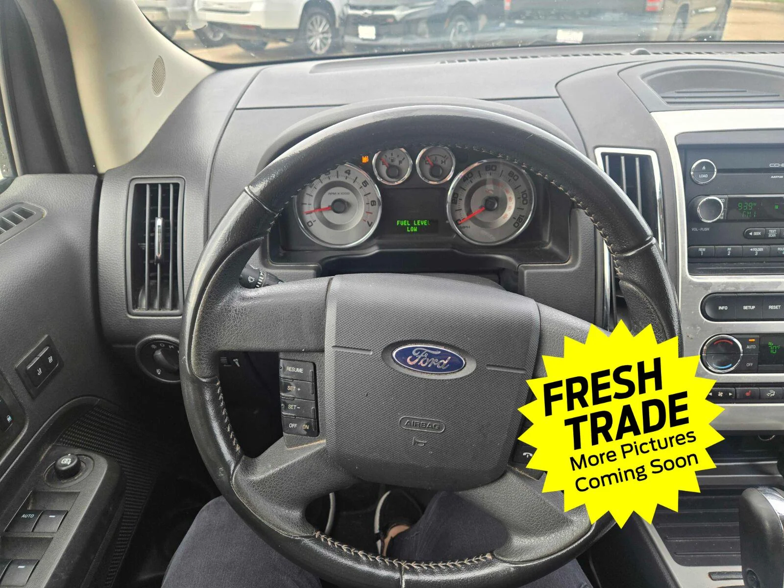 Used 2010  Ford Limited image 11