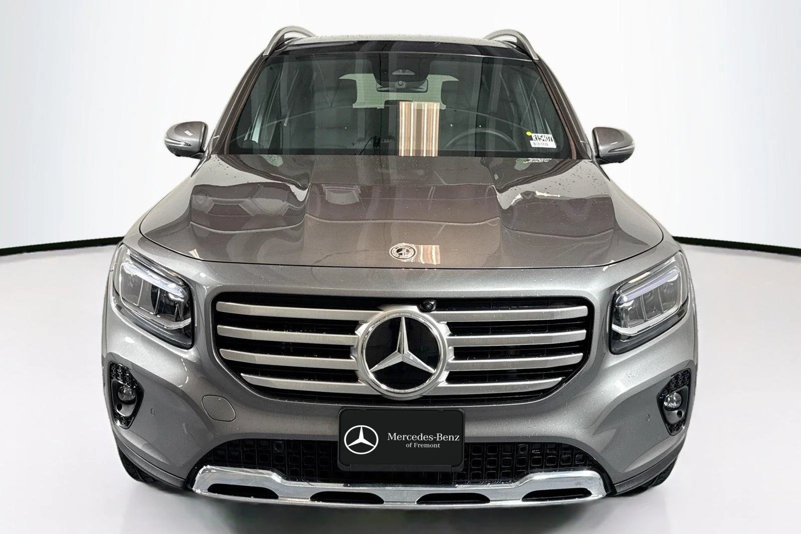 Used 2026 Mountain Grey Metallic Mercedes-Benz GLB 250 image 2