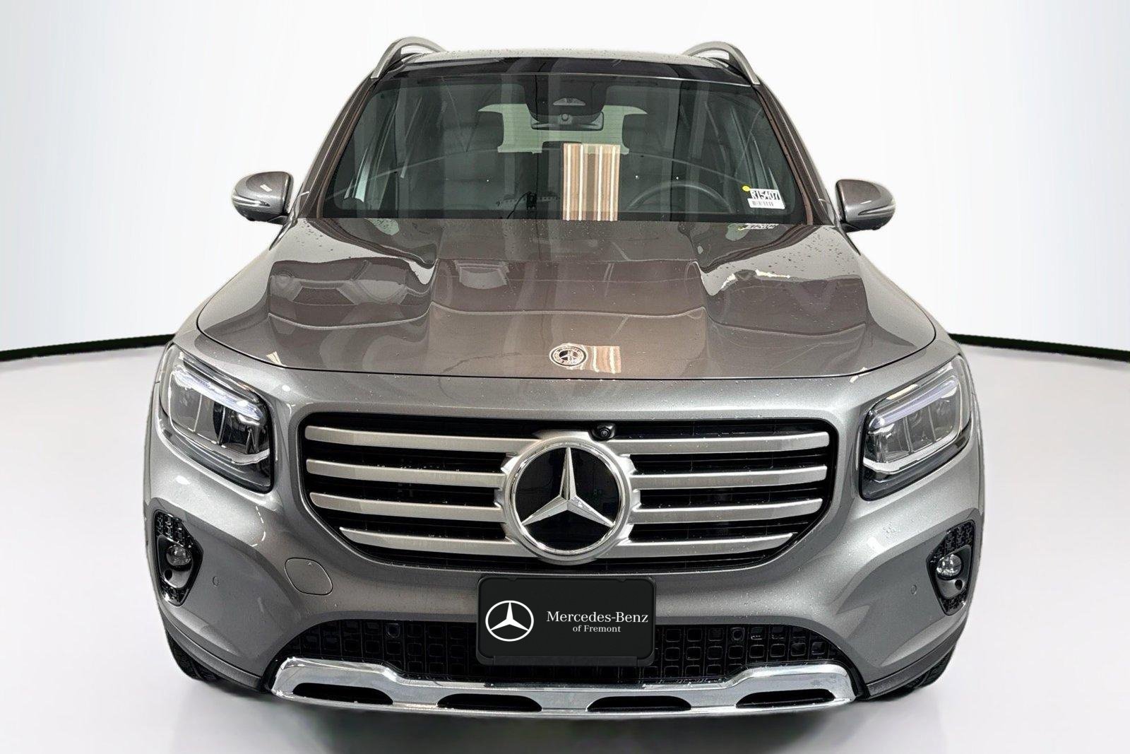 Used 2026 Mountain Grey Metallic Mercedes-Benz GLB 250 image 2