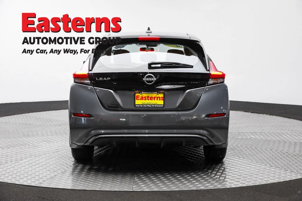 Used 2024 Gray Nissan S image 6