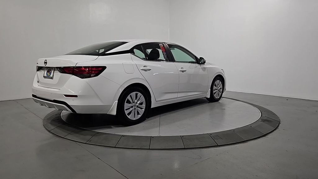 Used 2021 White Nissan S image 5