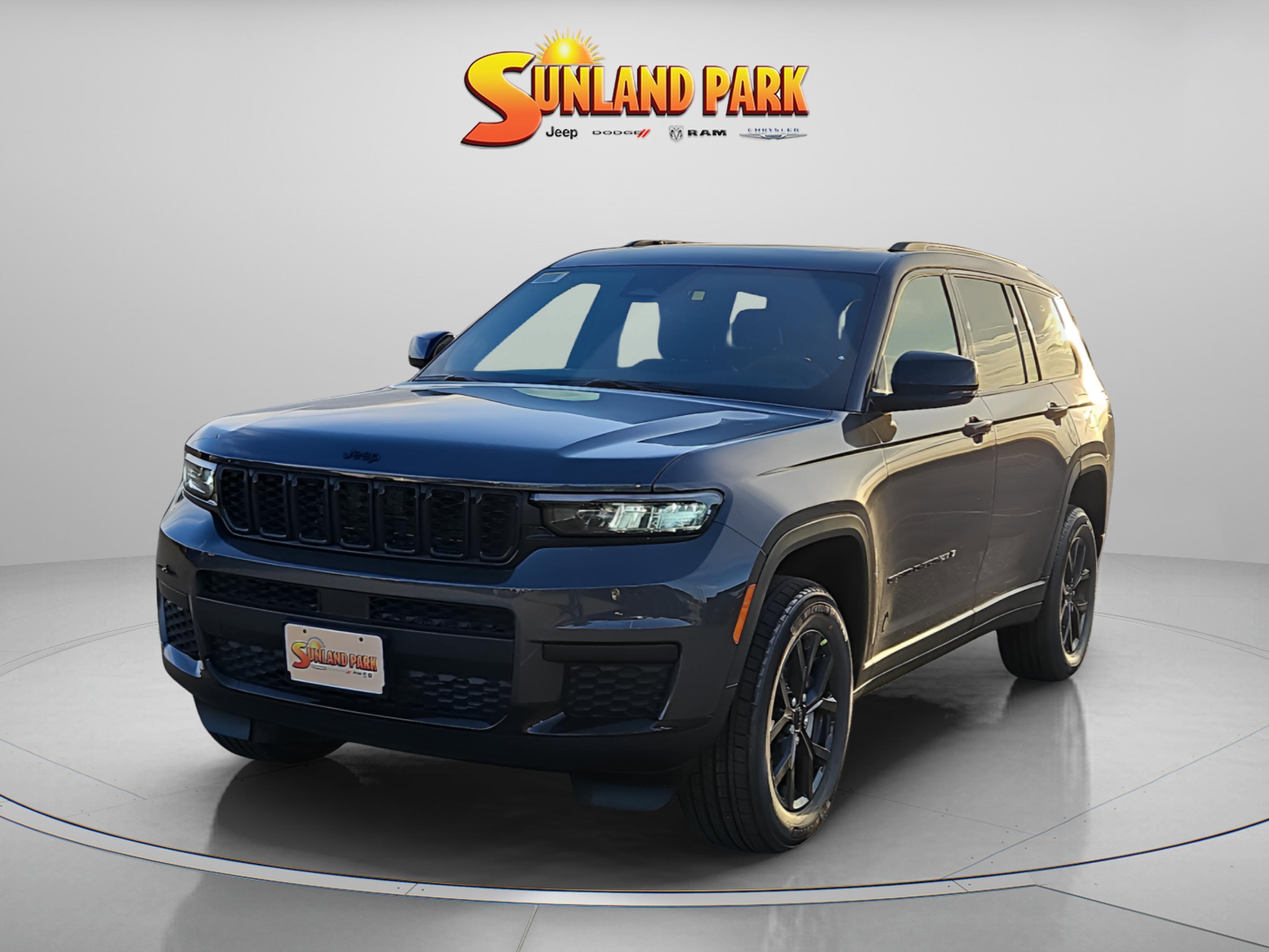 New 2025 Baltic Gray Metallic Clear-Coat Exterior Paint Jeep Altitude X image 2