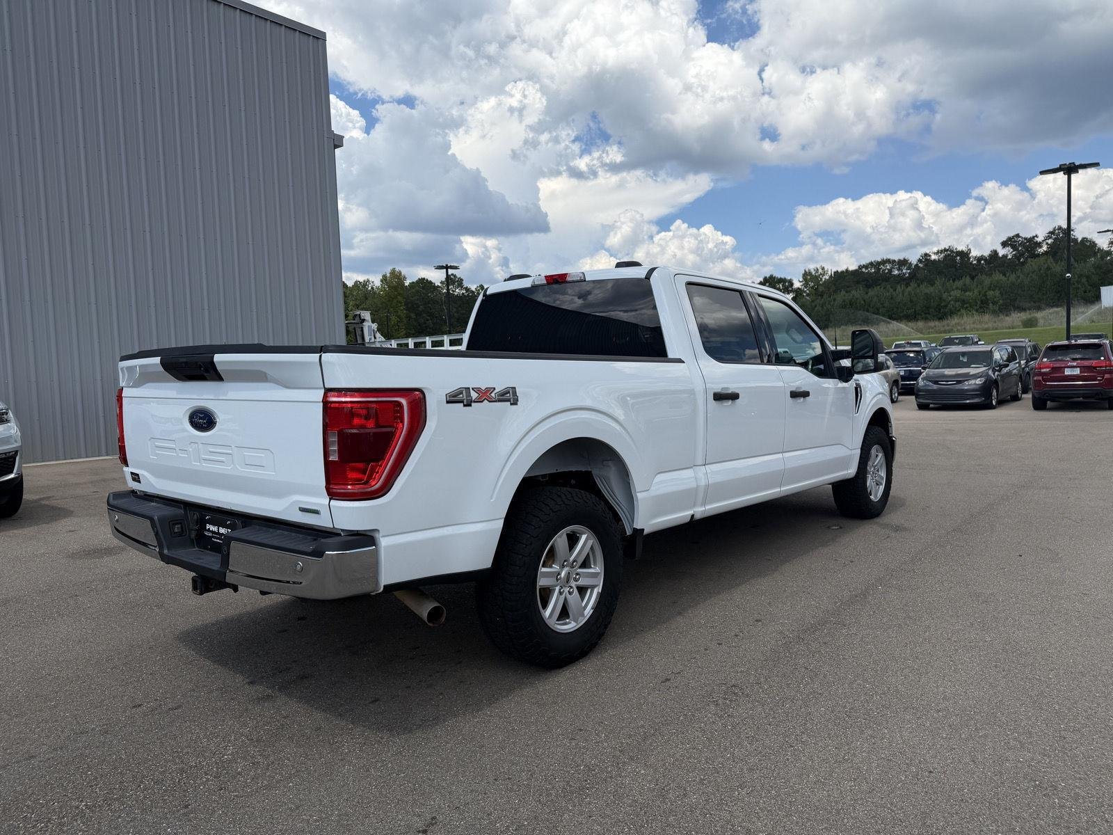Used 2022 Oxford White Ford XLT image 6